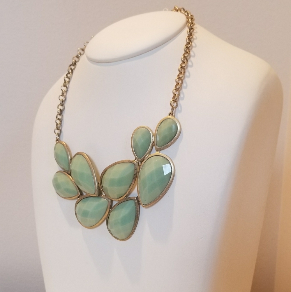 Charming Charlie Mint Green leaf necklace - Picture 8 of 9